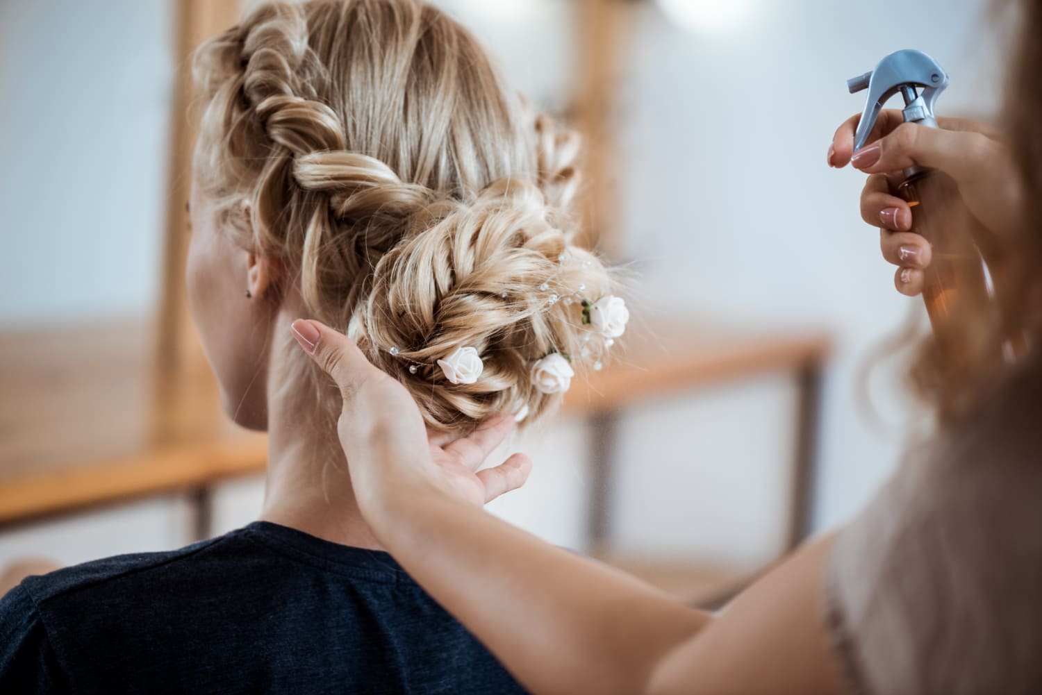 SG COIFFURE - Composer une coiffure de cérémonie qui tient avec SG Coiffure